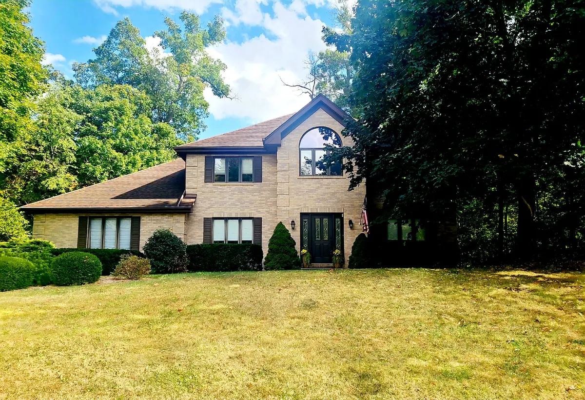 5N461 Hidden Springs DR, St. Charles, IL 60175