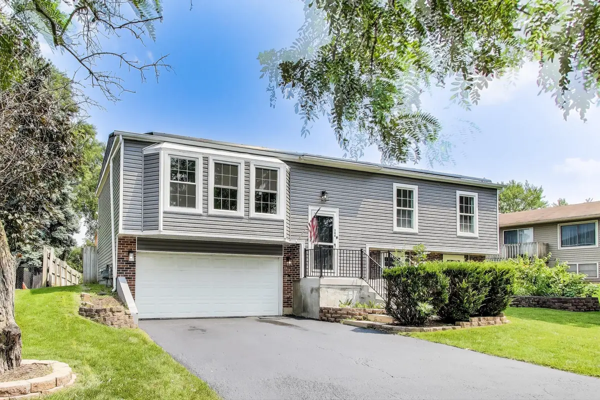 304 N Pinecrest RD, Bolingbrook, IL 60440