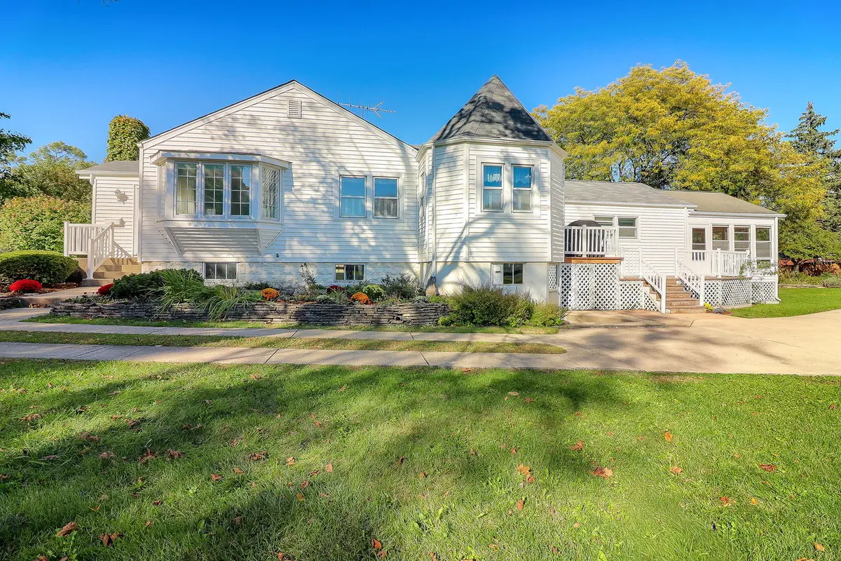 635 S Finley RD, Lombard, IL 60148