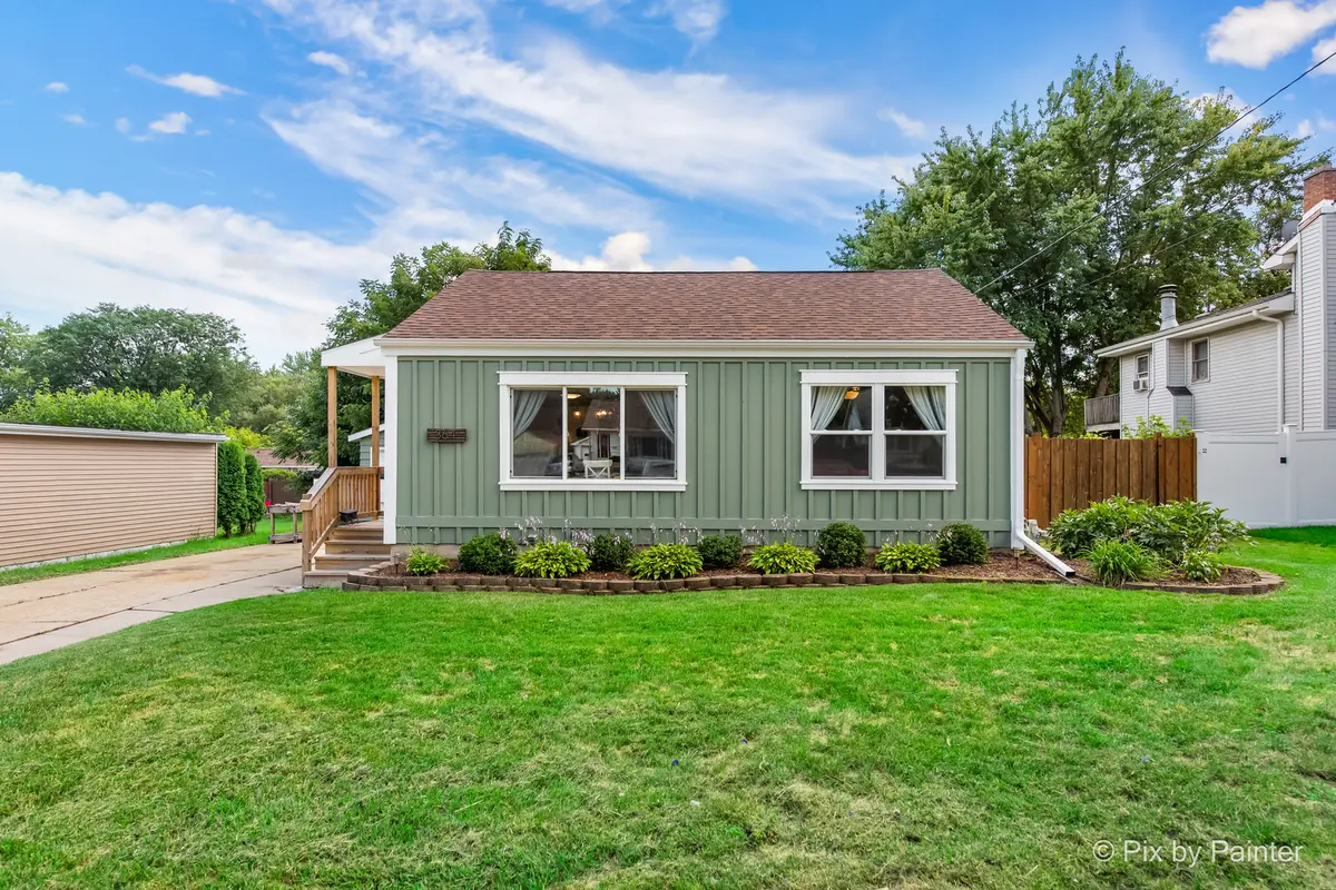 364 E Lincoln ST, Sycamore, IL 60178