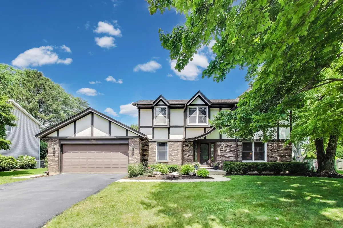 829 Shiloh CIR, Naperville, IL 60540