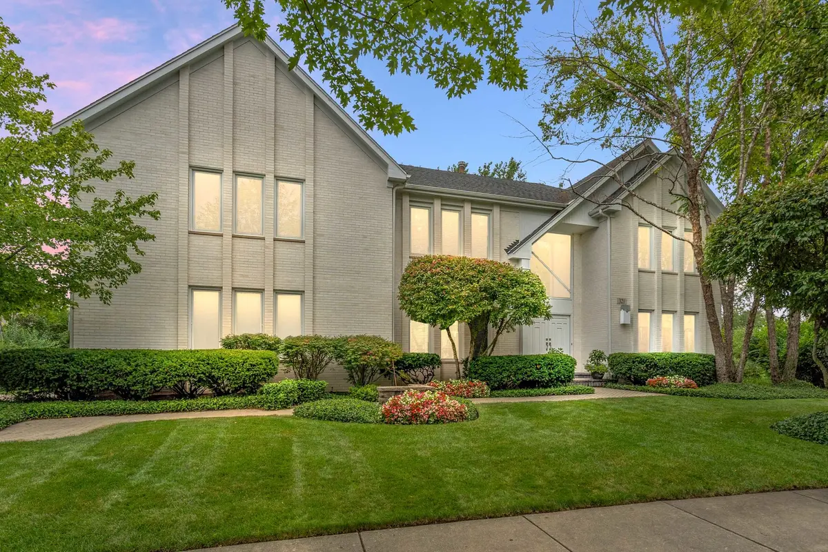 321 Foxford DR, Buffalo Grove, IL 60089