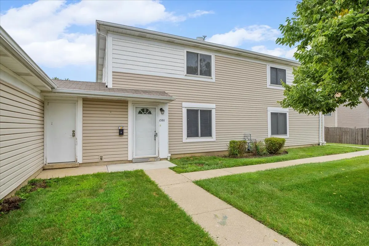 1581 Cornell PL, Hoffman Estates, IL 60169