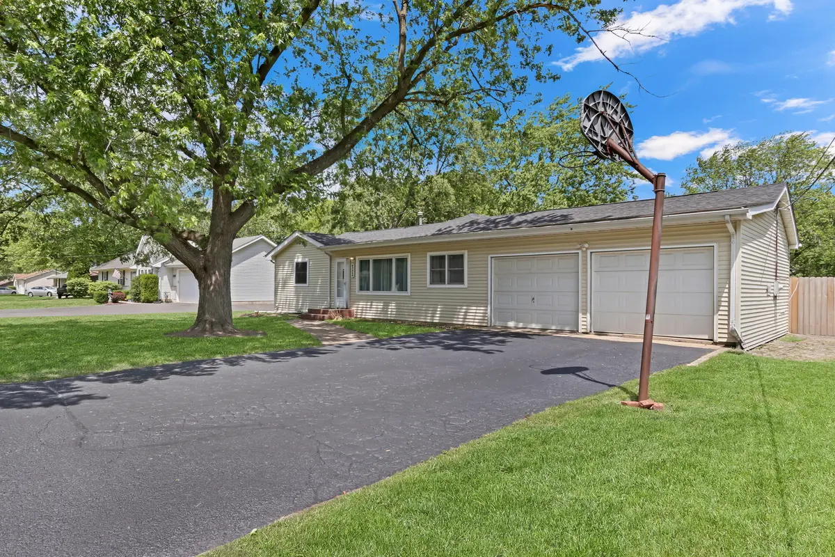 3426 Country Club AVE, Gurnee, IL 60031