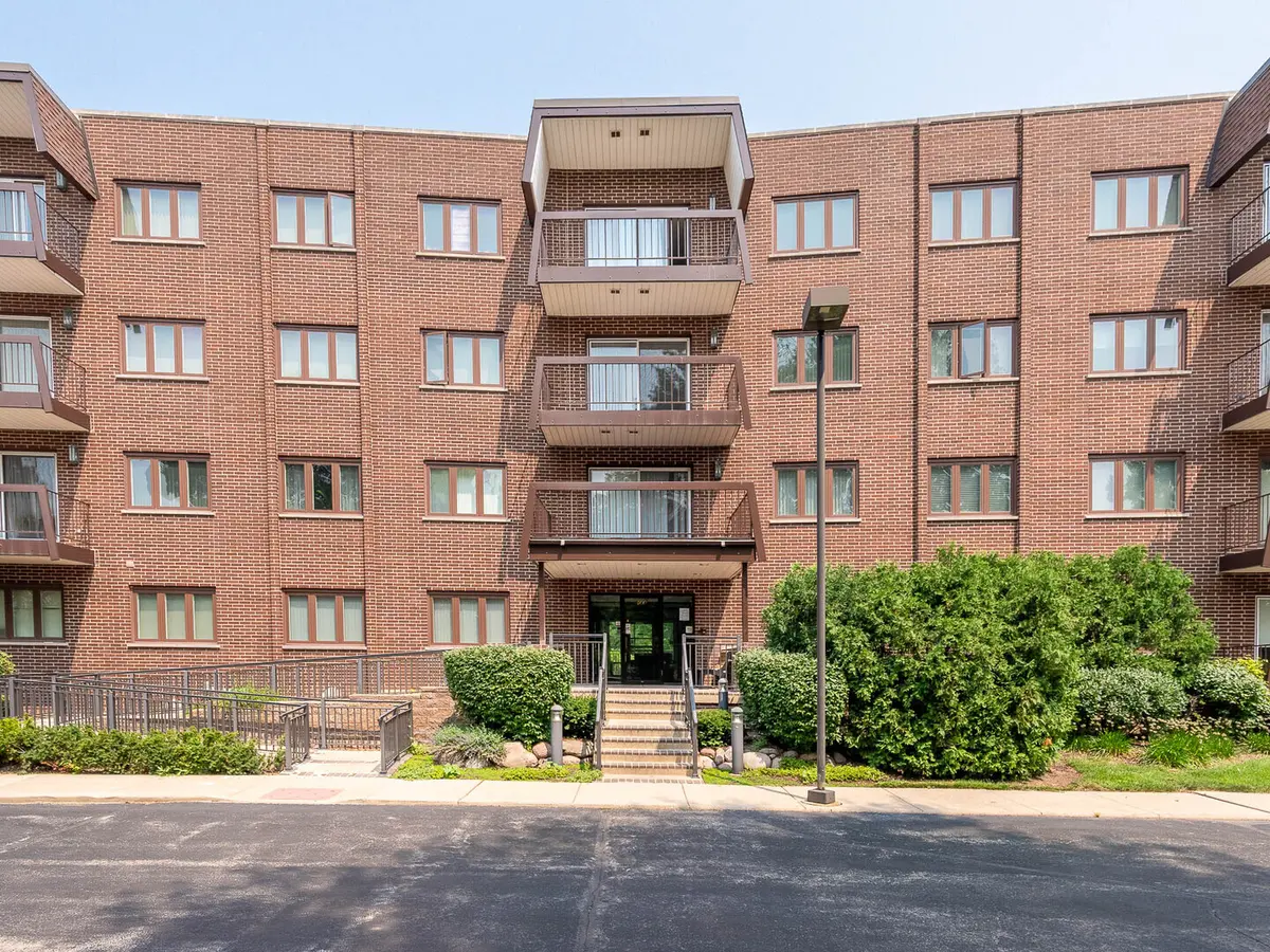 400 E Dundee RD #405C, Buffalo Grove, IL 60089