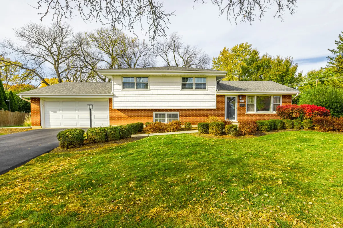 5518 Wilcox AVE, Downers Grove, IL 60516