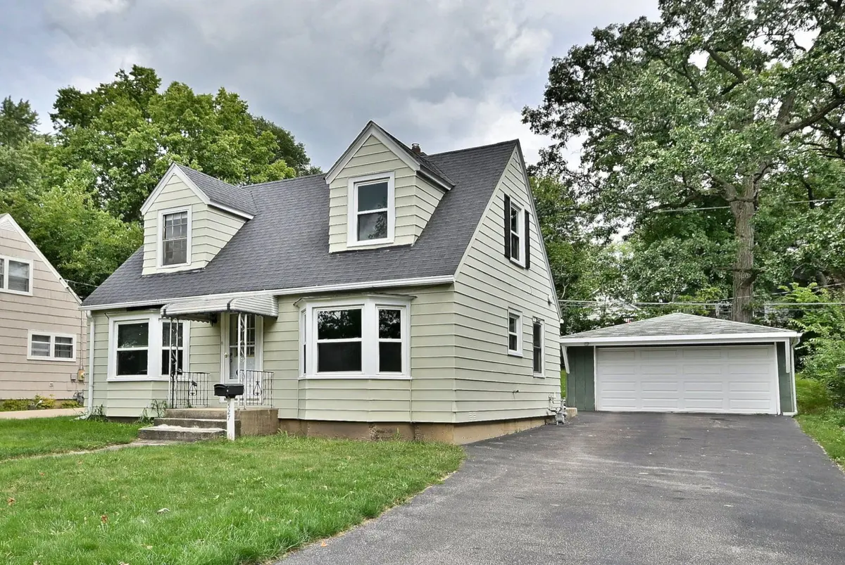 527 Fremont ST, West Chicago, IL 60185