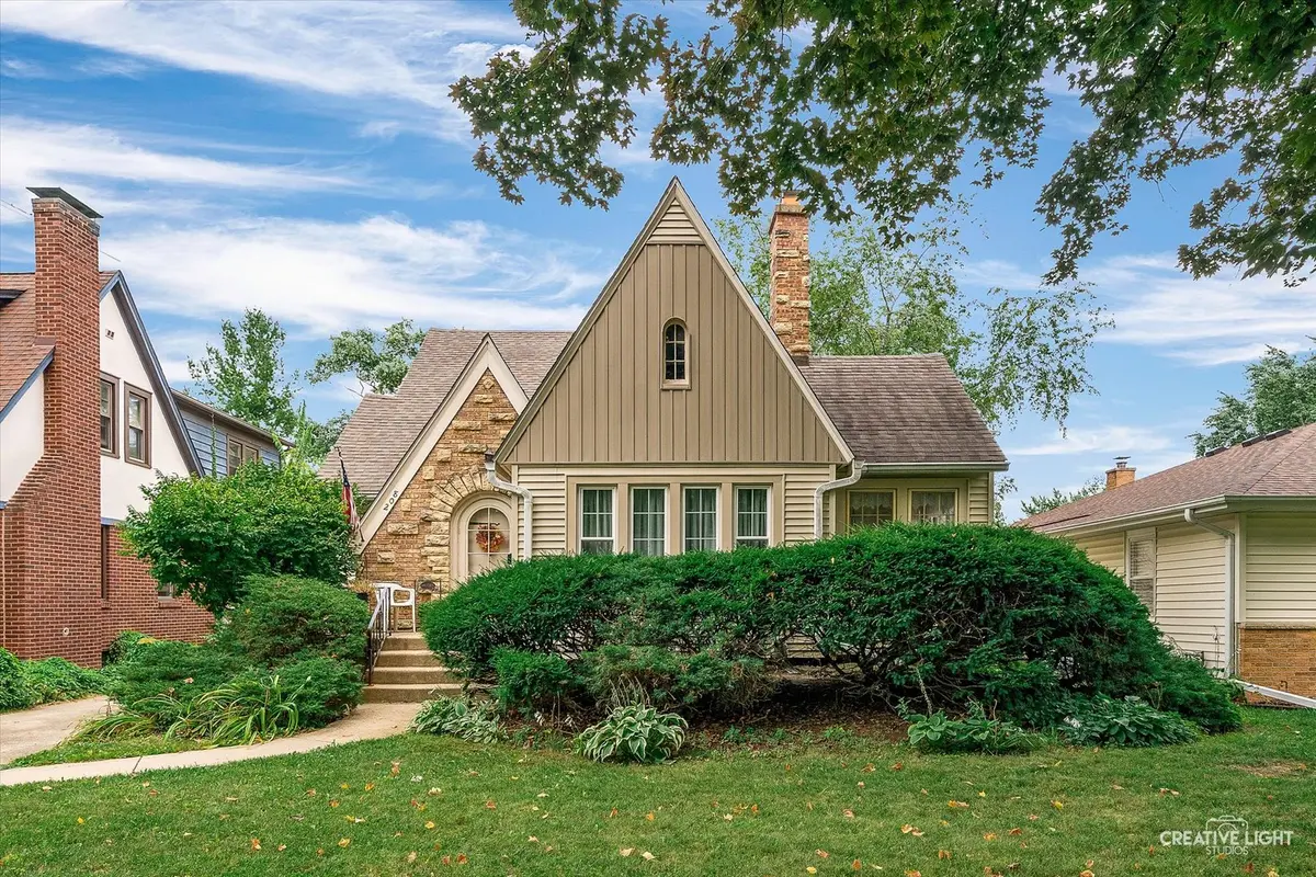 208 Ingleside AVE, Aurora, IL 60506