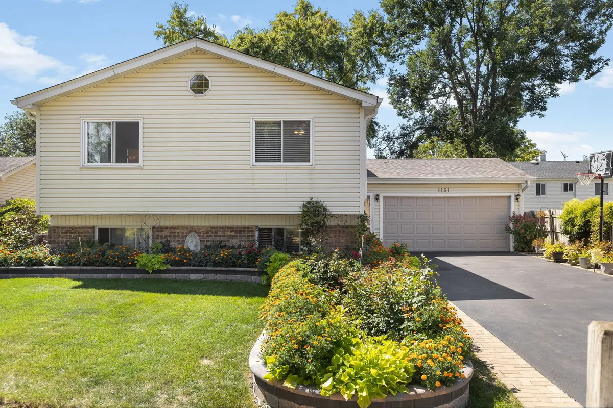 1151 Whitehall ST, Lombard, IL 60148