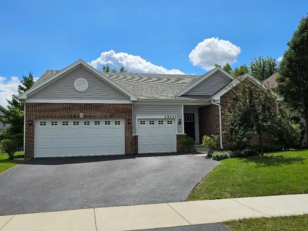 25233 W Zoumar DR, Plainfield, IL 60586