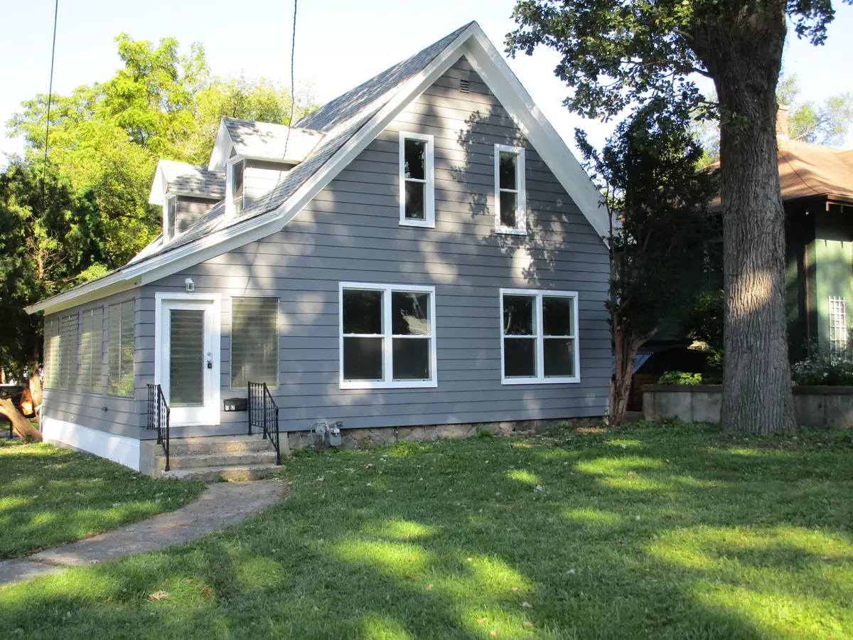 702 N Division ST, Harvard, IL 60033