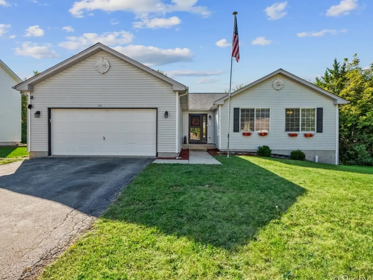 110 Shawnee LN, Harvard, IL 60033