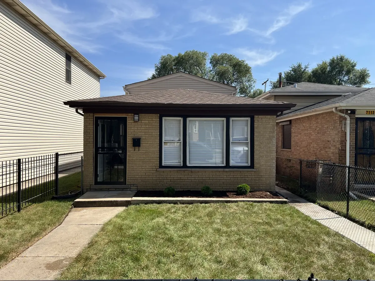 7109 S Dobson AVE, Chicago, IL 60619