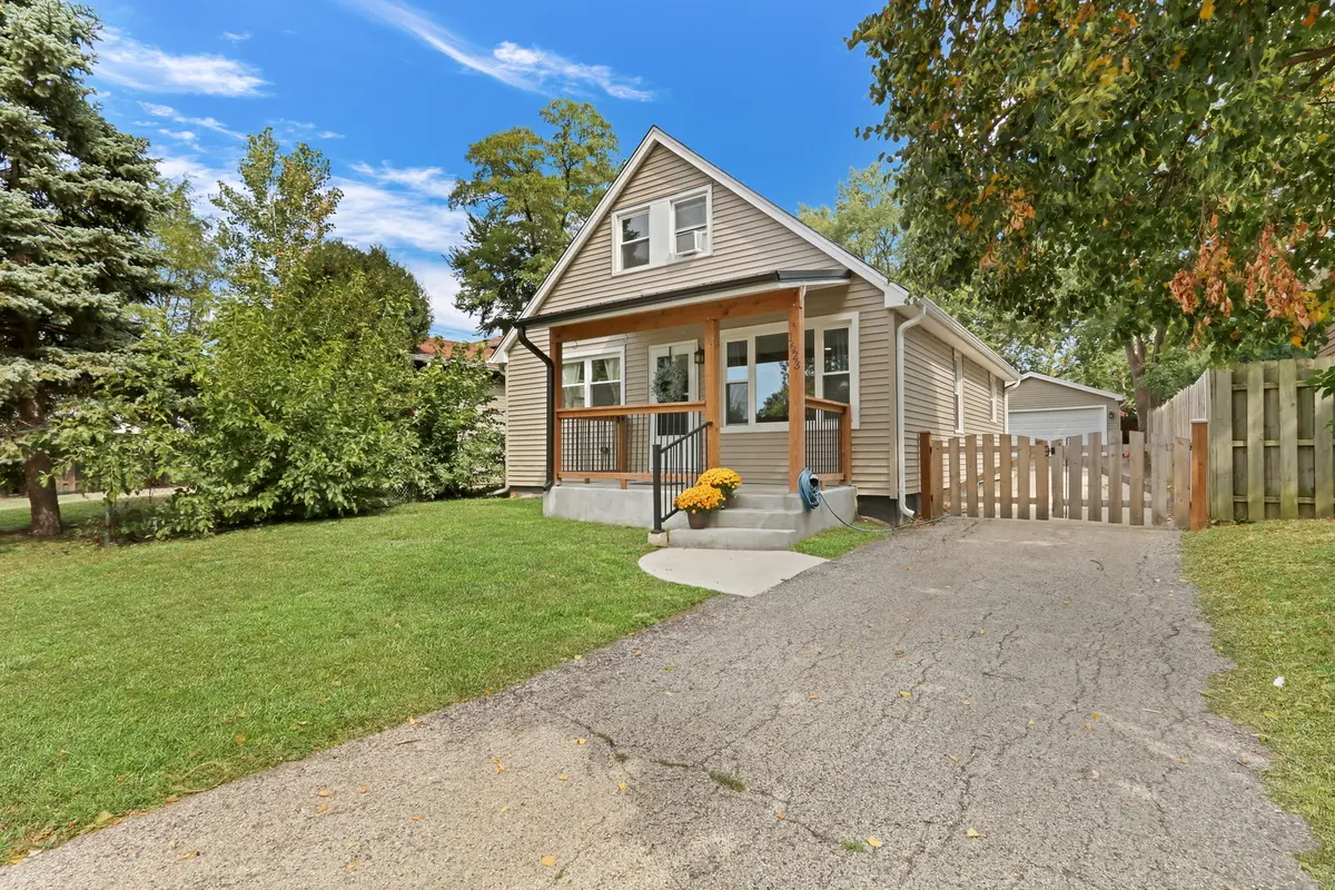 1623 N HICKORY AVE, Round Lake Beach, IL 60073