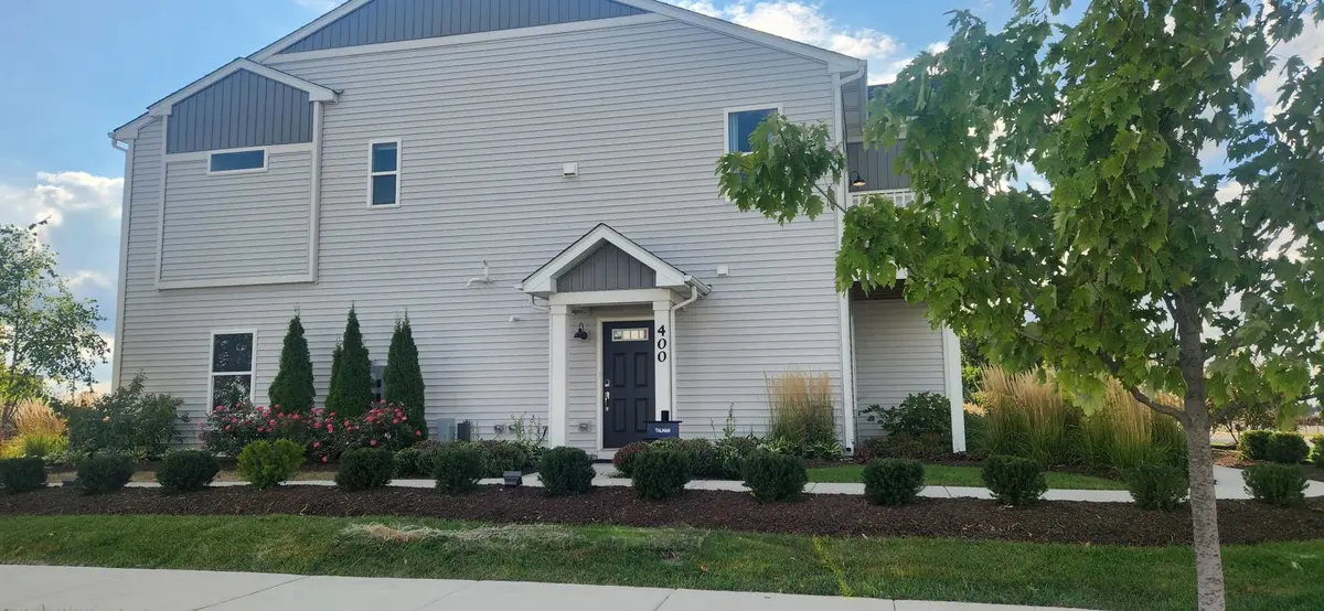 301 Kingsport DR, South Elgin, IL 60177