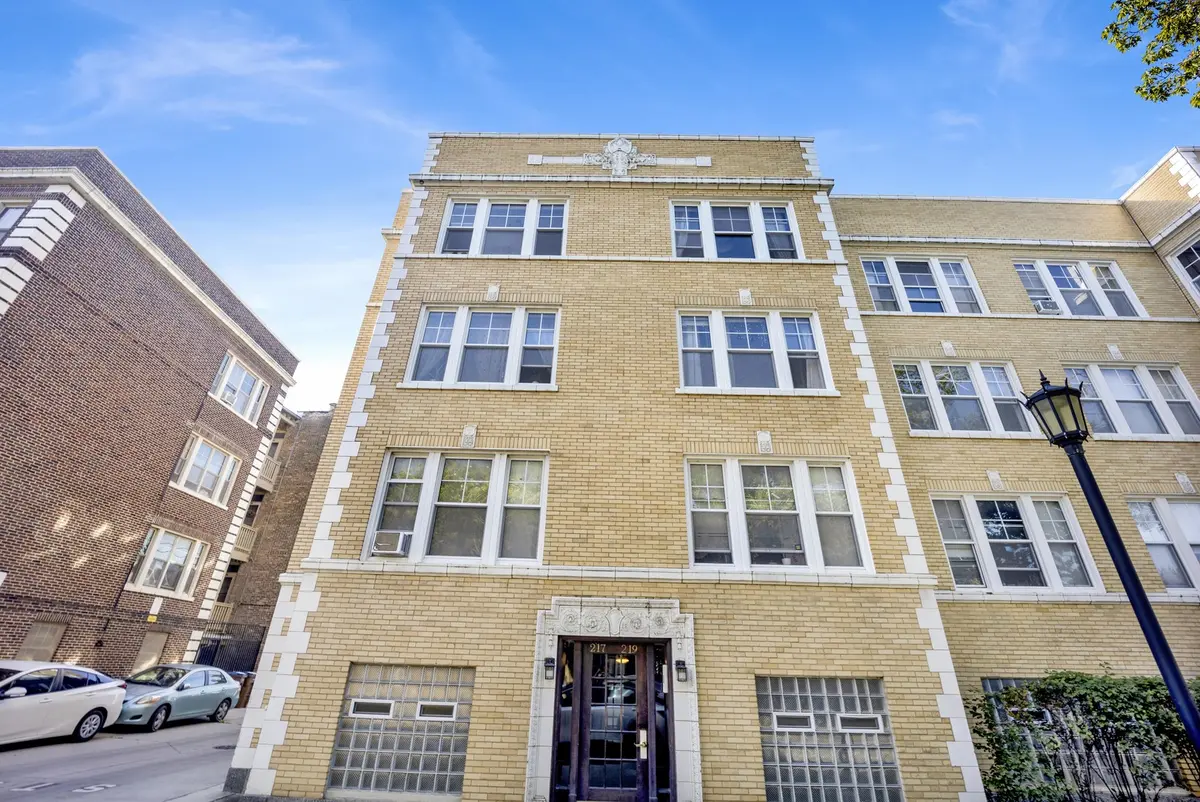 217 Chicago AVE #3, Oak Park, IL 60302