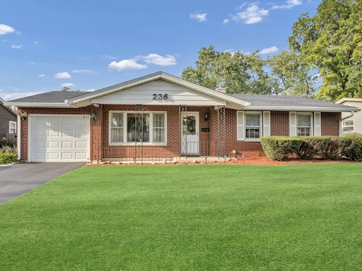 236 Clearmont DR, Elk Grove Village, IL 60007