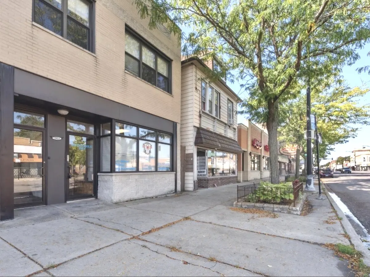 5923 W Irving Park RD, Chicago, IL 60634