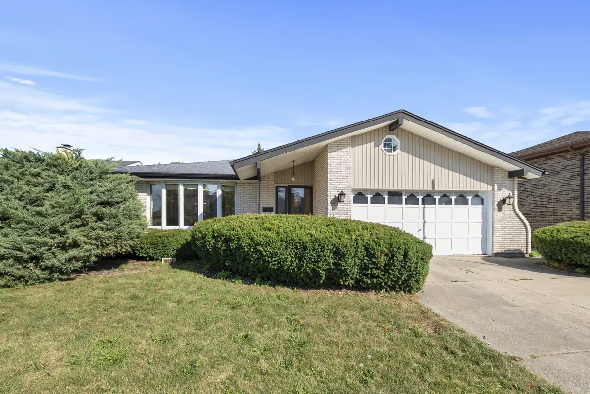 10909 S Knox AVE, Oak Lawn, IL 60453