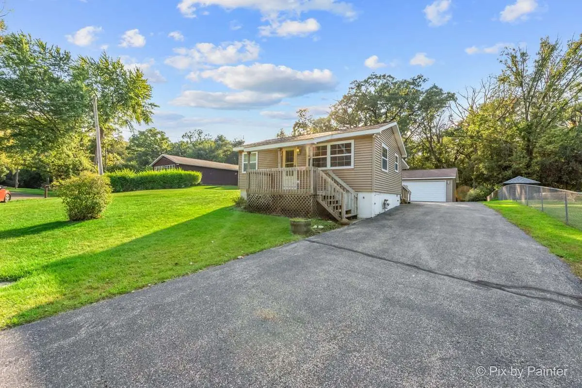 4717 W Wonder Lake DR, Wonder Lake, IL 60097