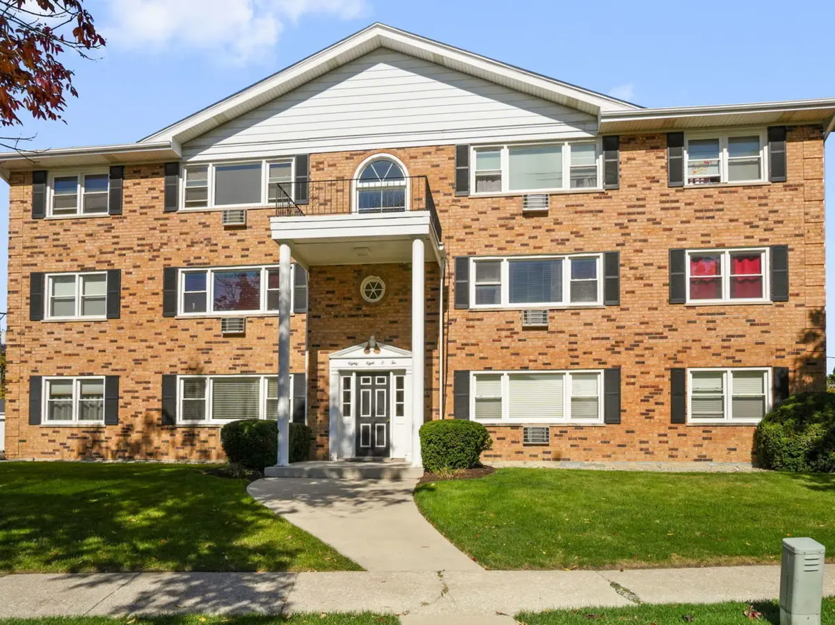8802 W 45th PL #7, Brookfield, IL 60513