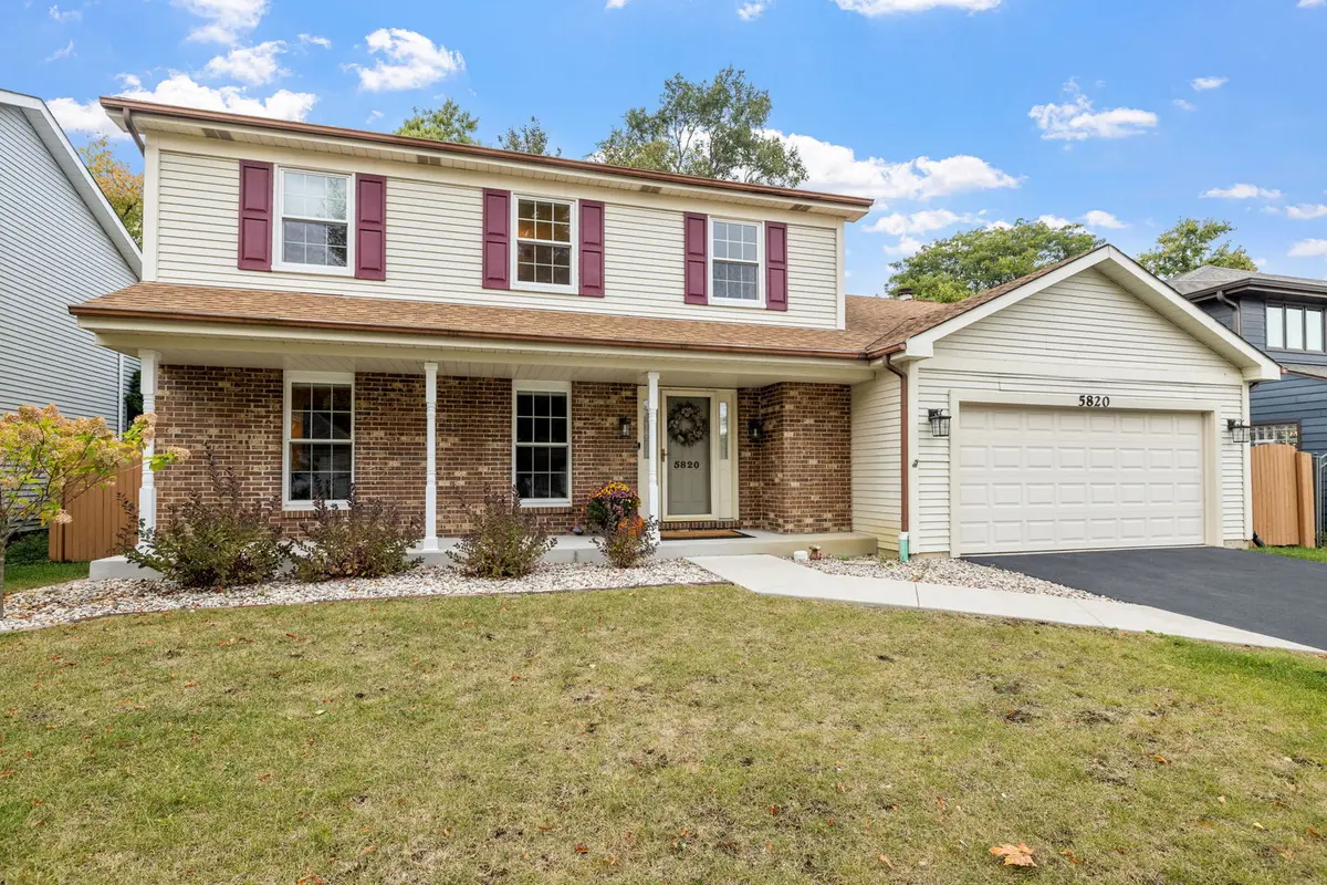 5820 Raintree LN, Westmont, IL 60559