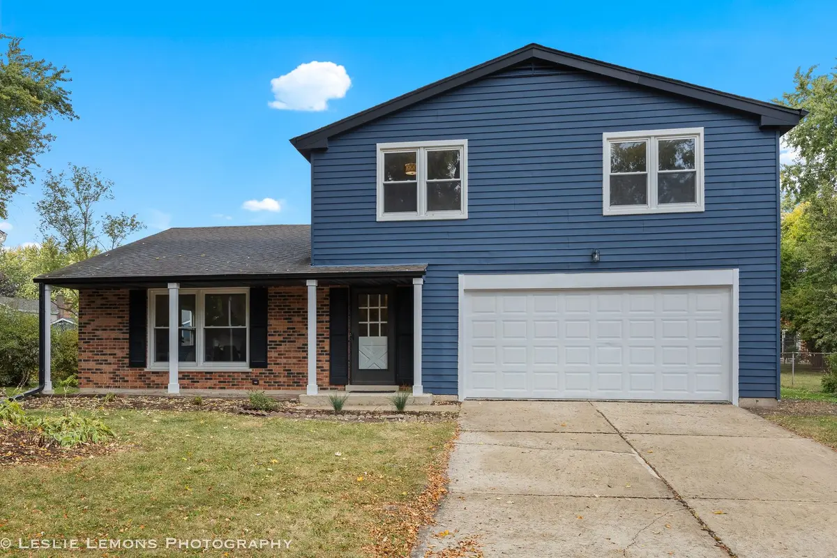 1425 Stonegate RD, Naperville, IL 60540
