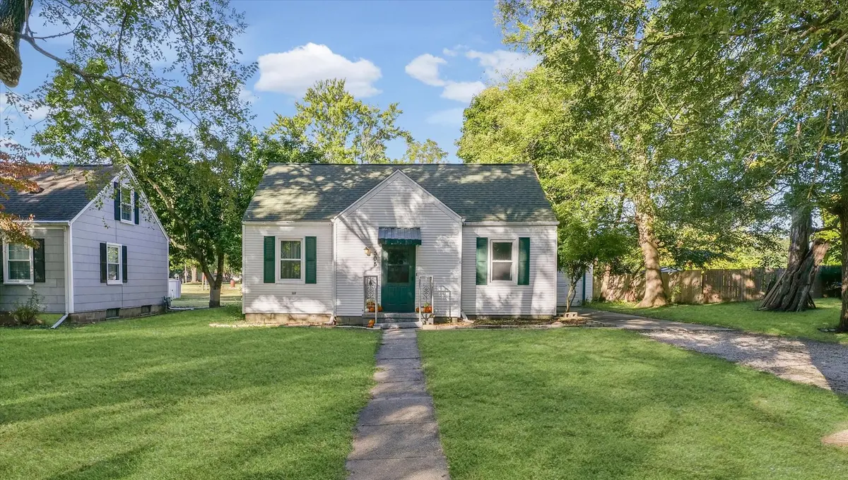 505 N Calhoun ST, Tolono, IL 61880