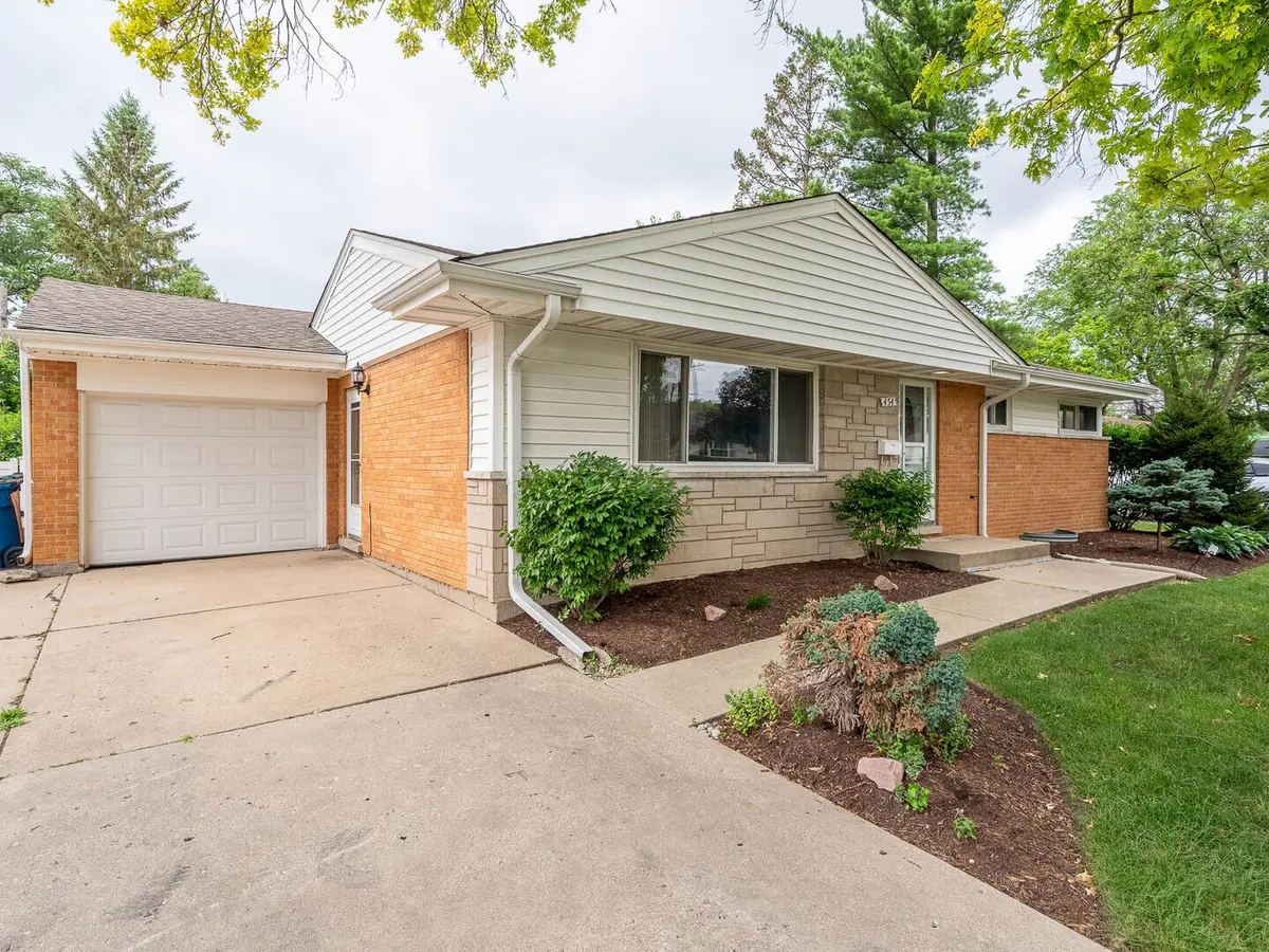 454 E Park AVE, Elmhurst, IL 60126
