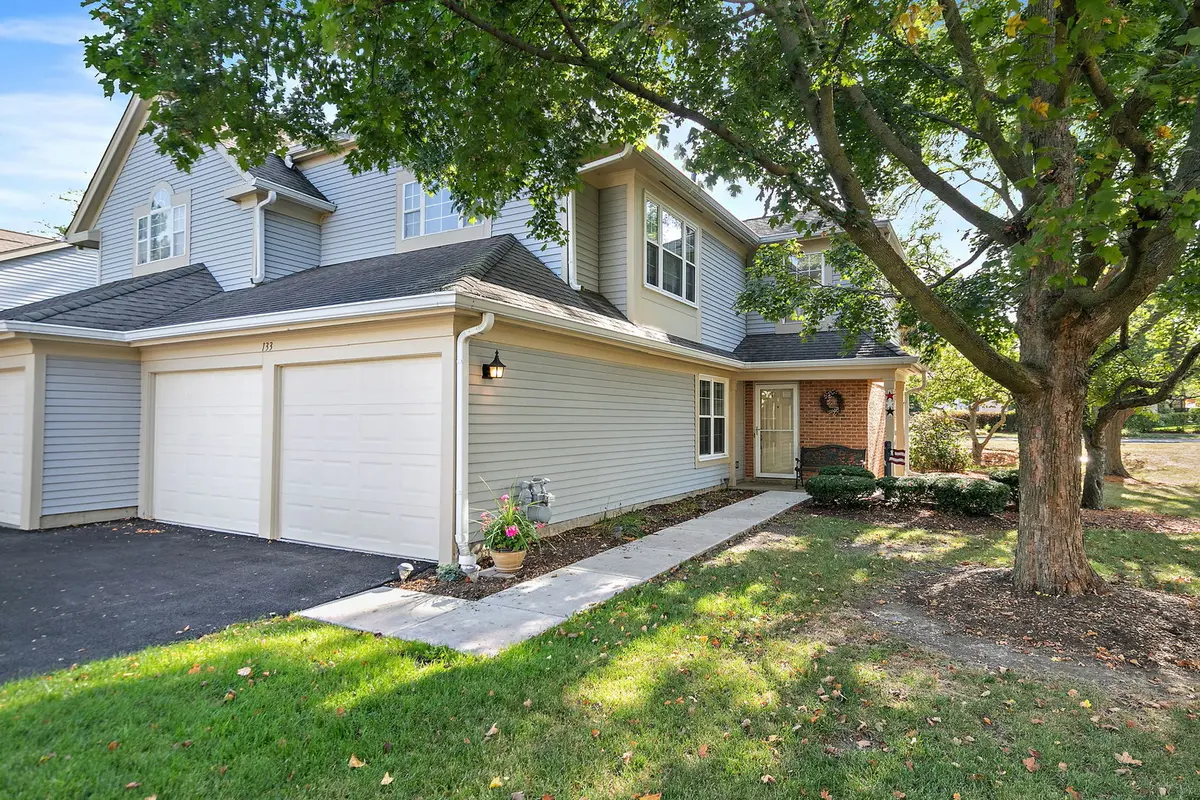 133 White Branch S CT #133, Schaumburg, IL 60194