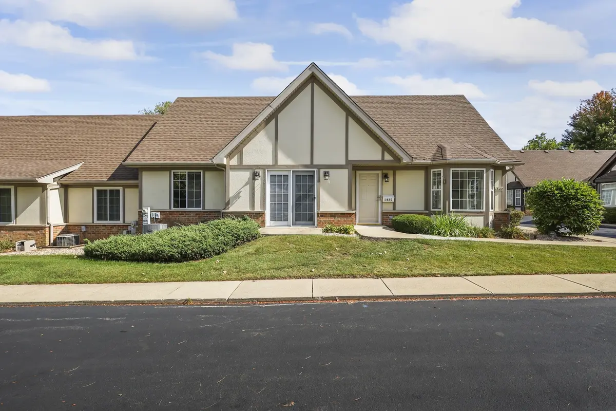 1820 Willow Circle DR #1820, Crest Hill, IL 60403