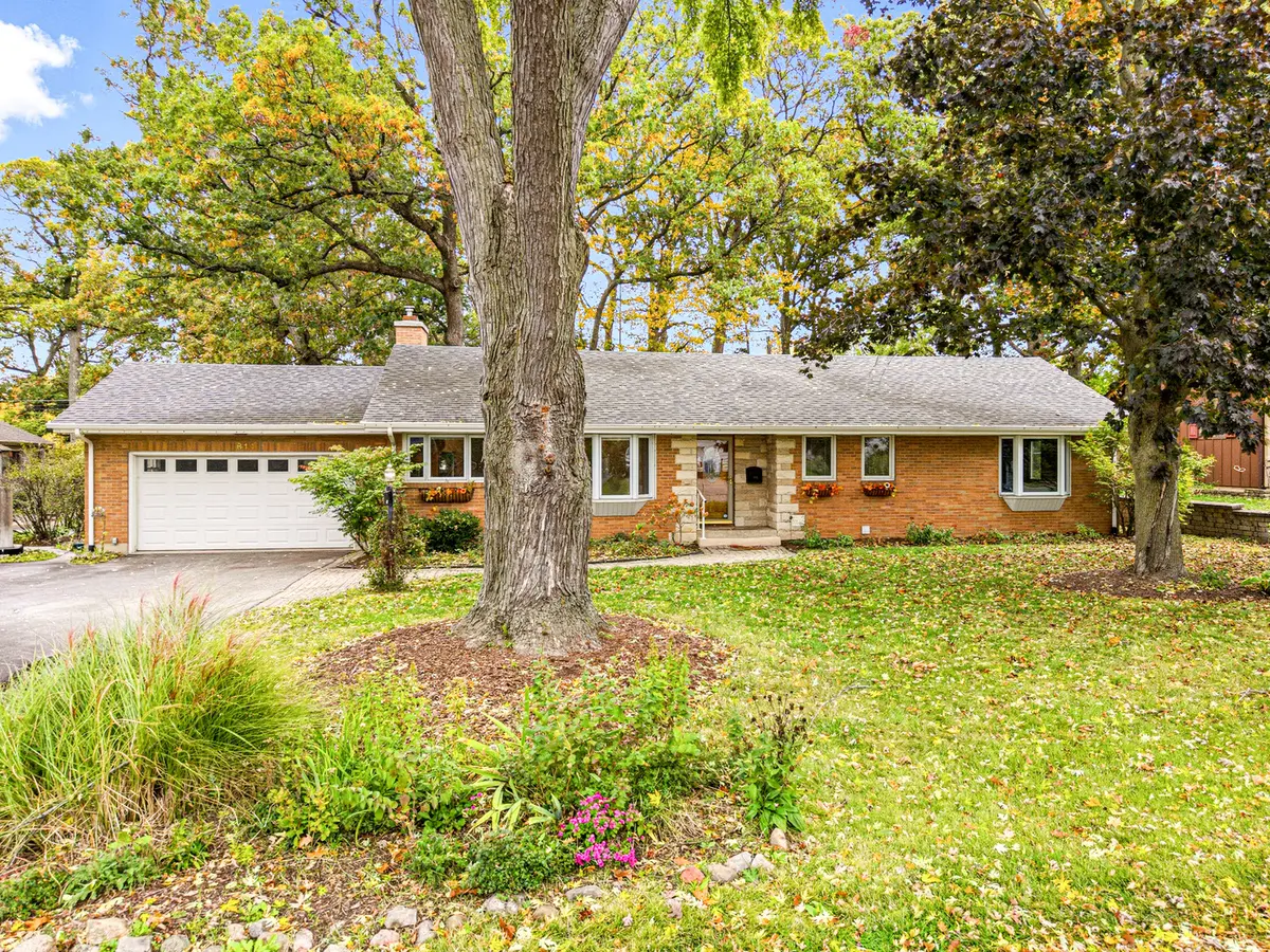 814 Woodlawn DR, Dekalb, IL 60115