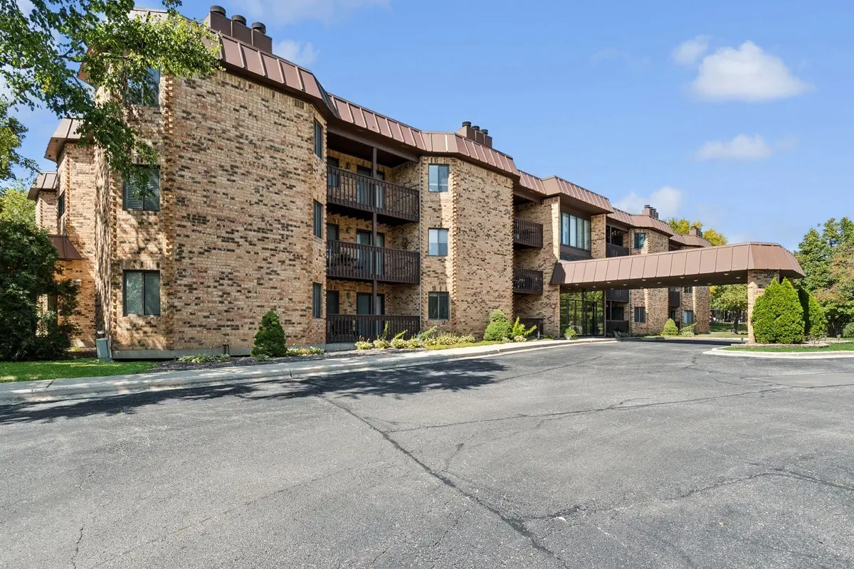 2880 Torrey Pine LN #2F, Lisle, IL 60532