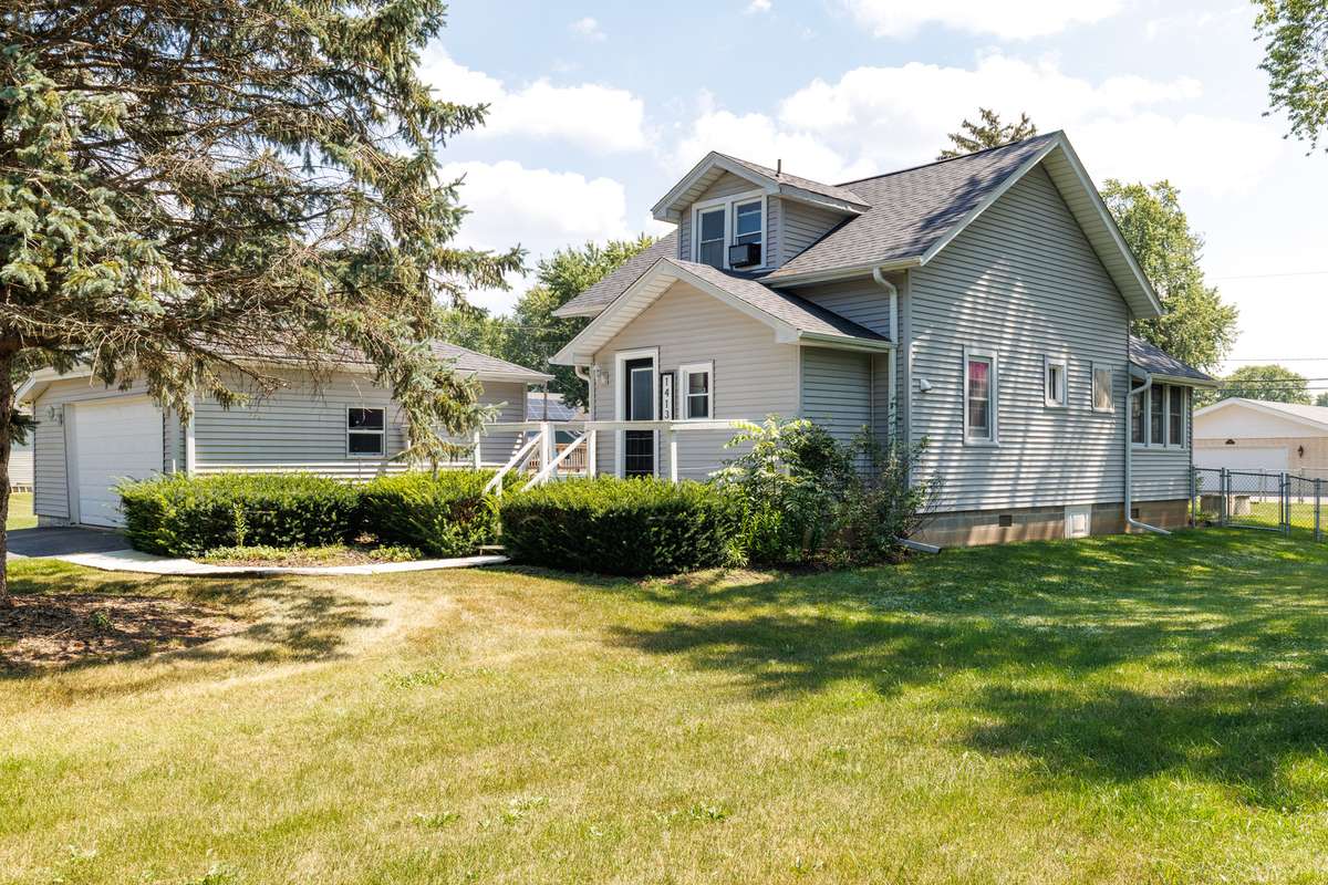 1413 N Sunnyside DR, Johnsburg, IL 60051