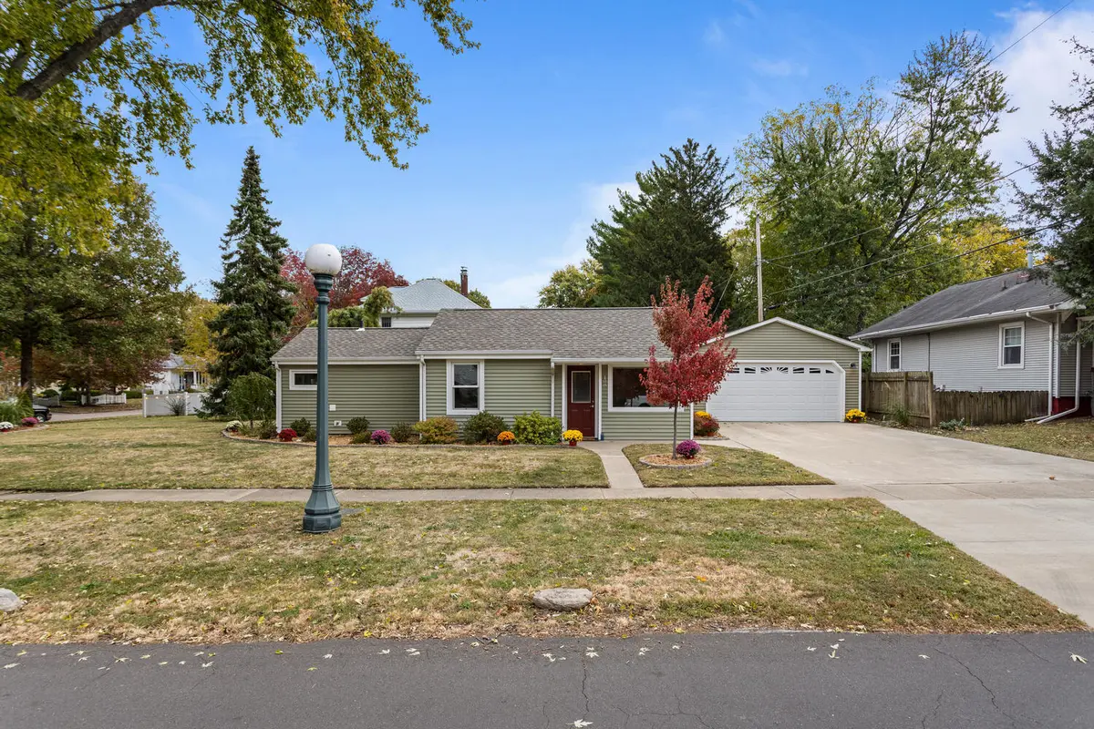 108 N Draper AVE, Champaign, IL 61821