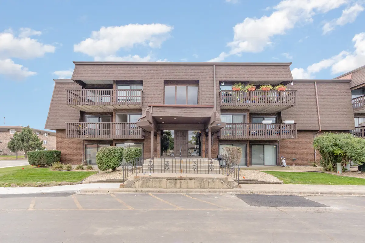 1615 Richmond CIR #101, Joliet, IL 60435