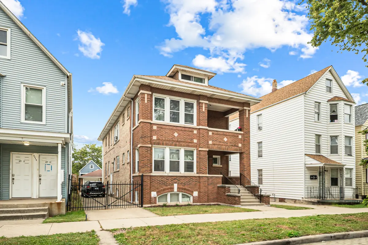 8638 S Escanaba AVE, Chicago, IL 60617