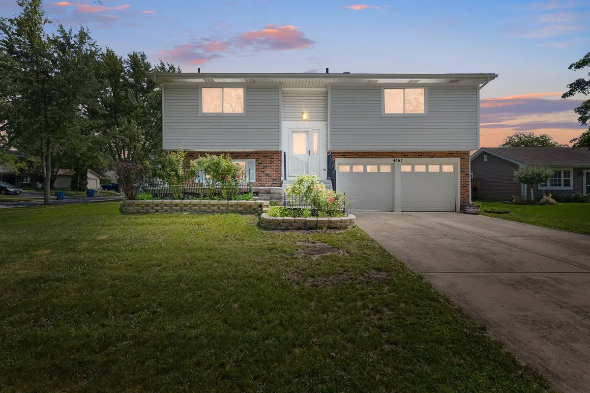 4565 Dupont DR, Hanover Park, IL 60133