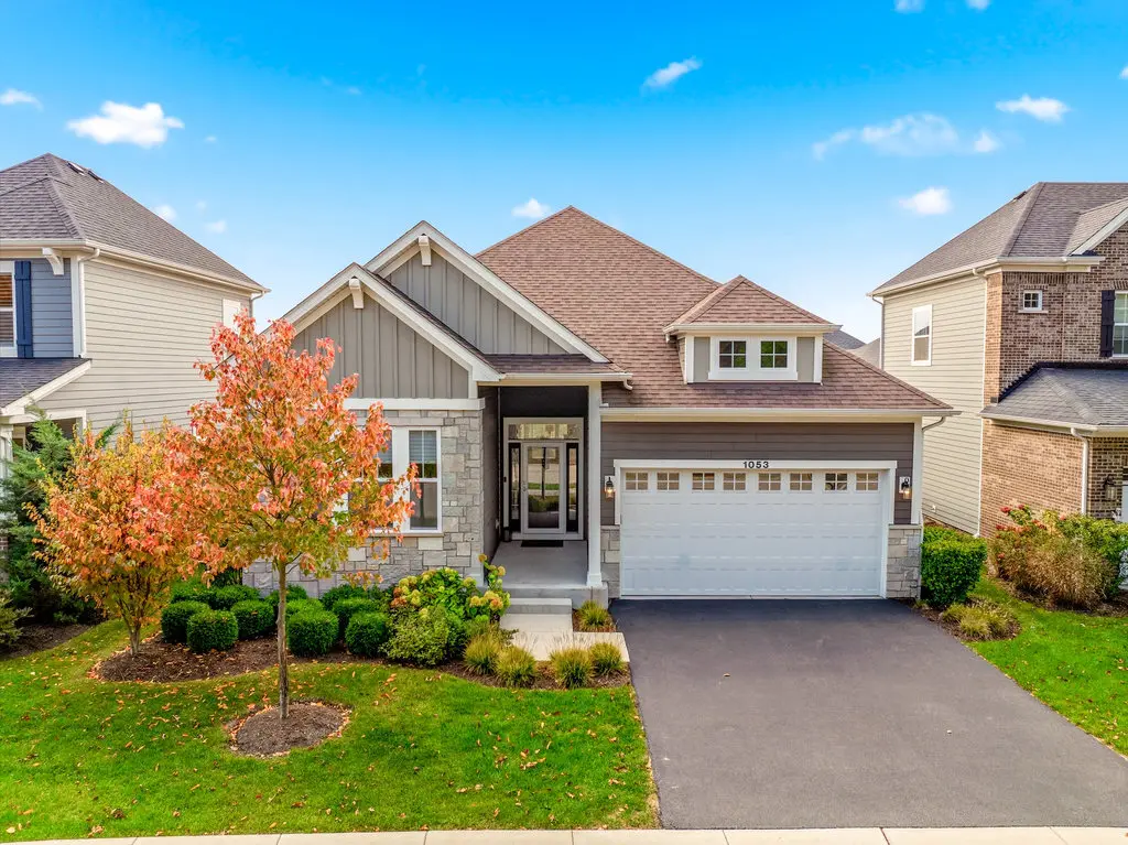 1053 Ironwood CT, Glenview, IL 60025