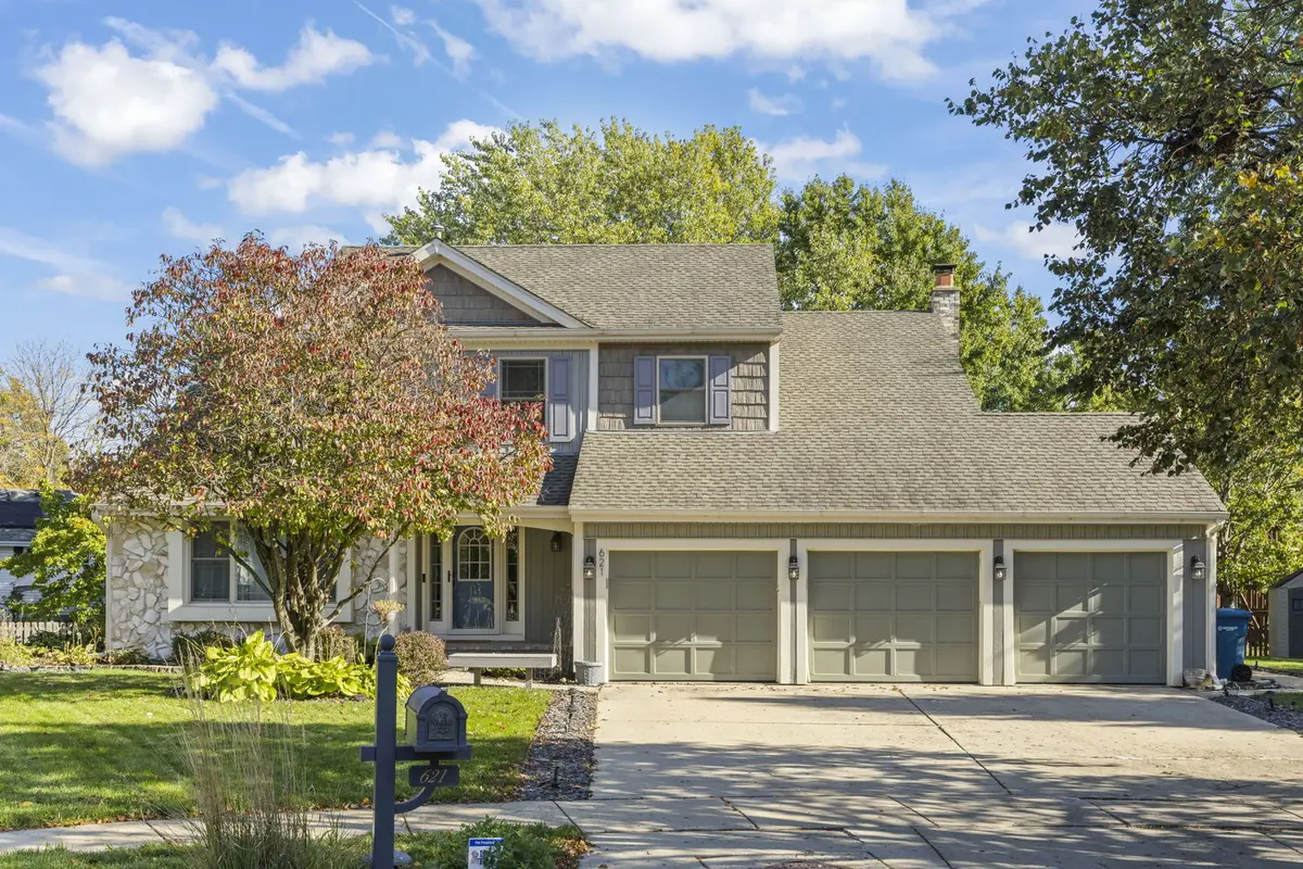 621 Lindsay CT, West Dundee, IL 60118