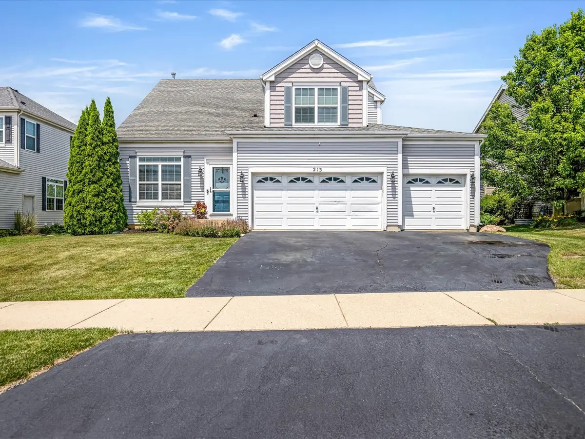213 Fieldstone DR, Woodstock, IL 60098