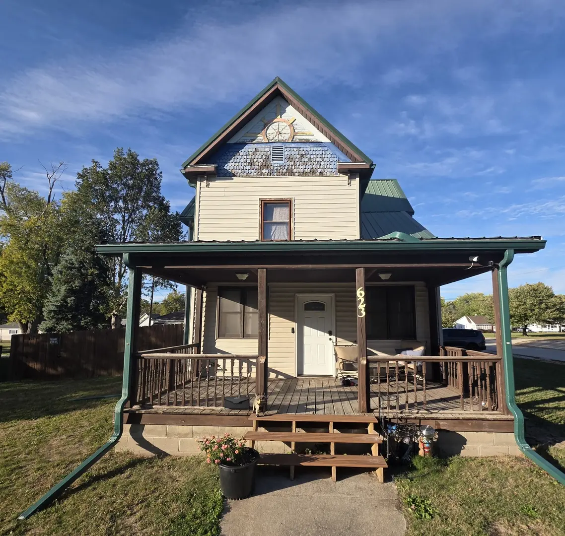 623 E Clay ST, Clinton, IL 61727