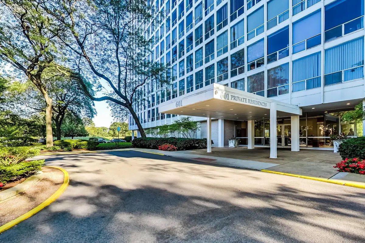 601 E 32nd ST #210, Chicago, IL 60616