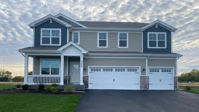 300 Astor CT, Elgin, IL 60124