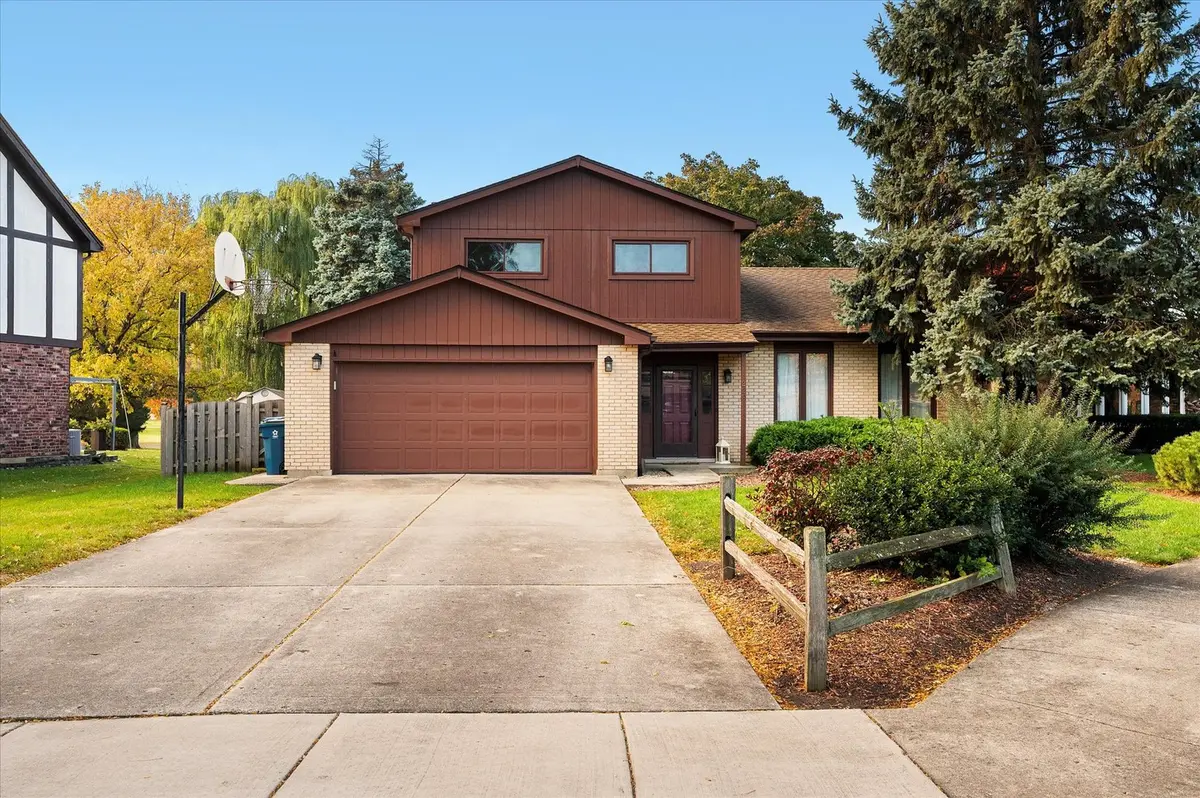 1228 N Honey Hill RD, Addison, IL 60101