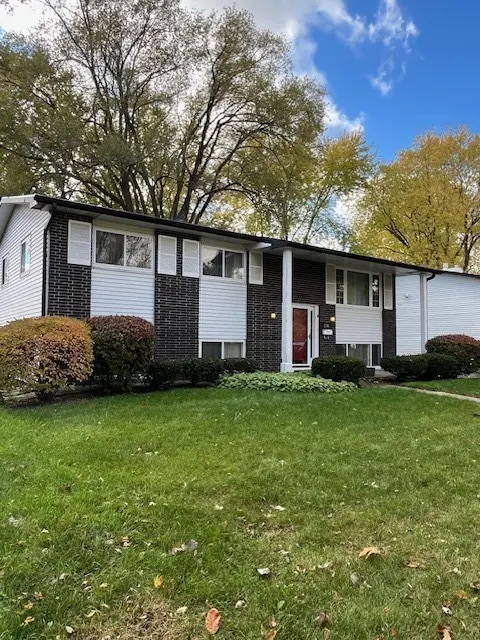 2705 Dana AVE, Waukegan, IL 60087