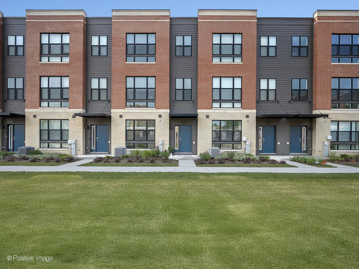 317 Summit CIR, Lombard, IL 60148