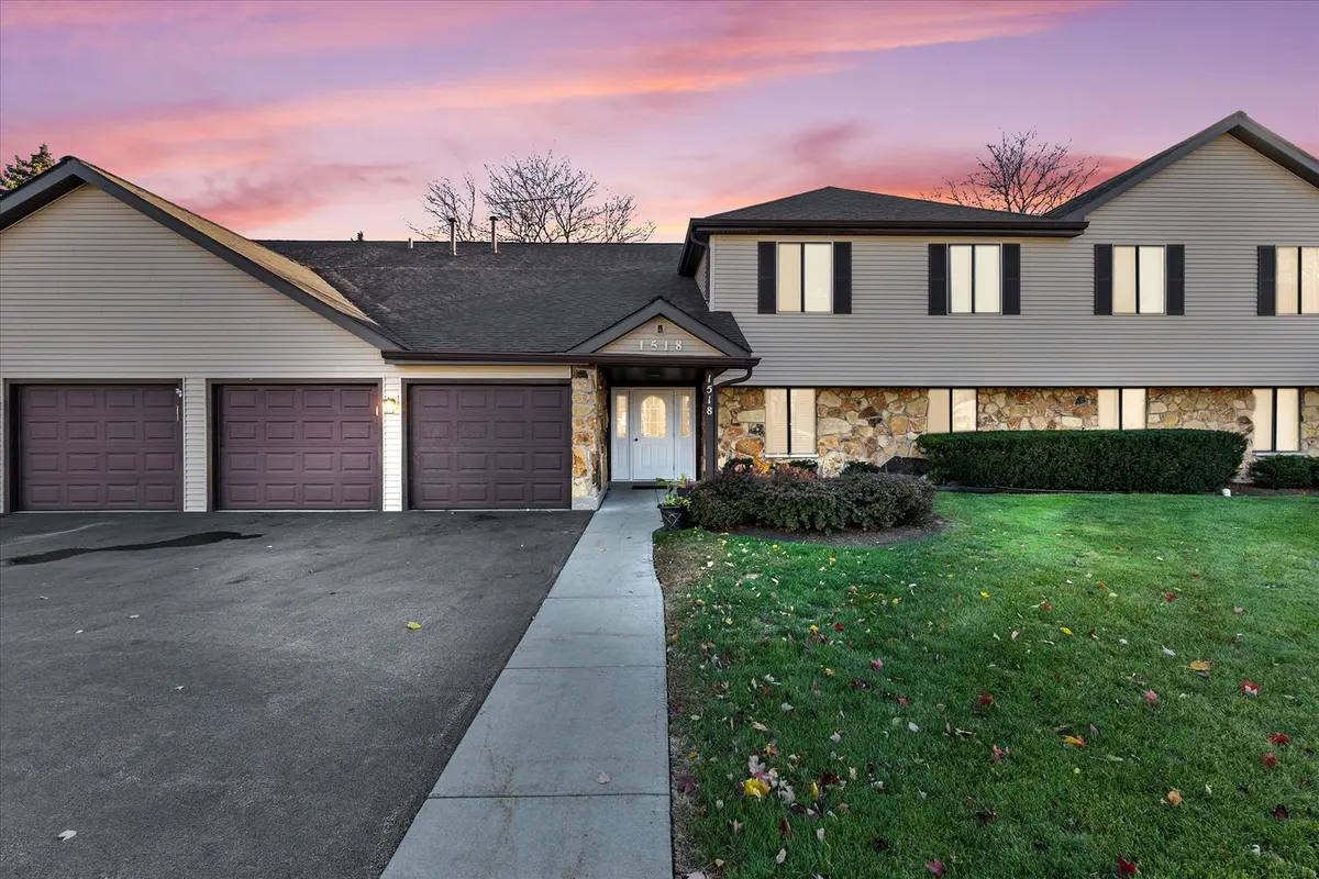 1518 Harbour CT #A1, Schaumburg, IL 60193