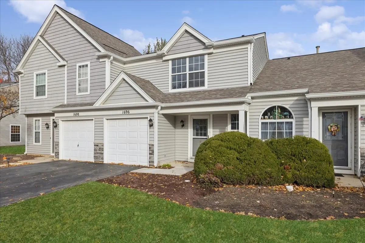 1696 Pebble Beach CIR, Elgin, IL 60123