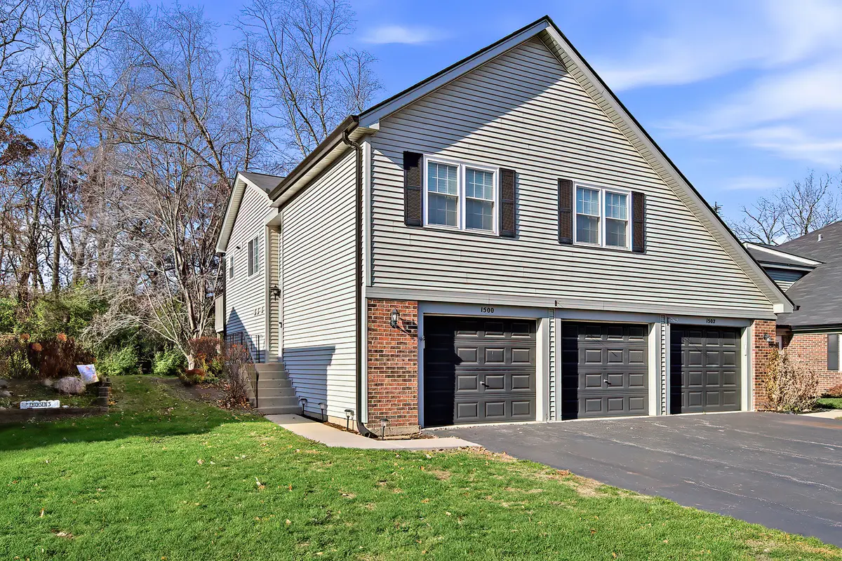 1500 Oak Valley DR, Cary, IL 60013
